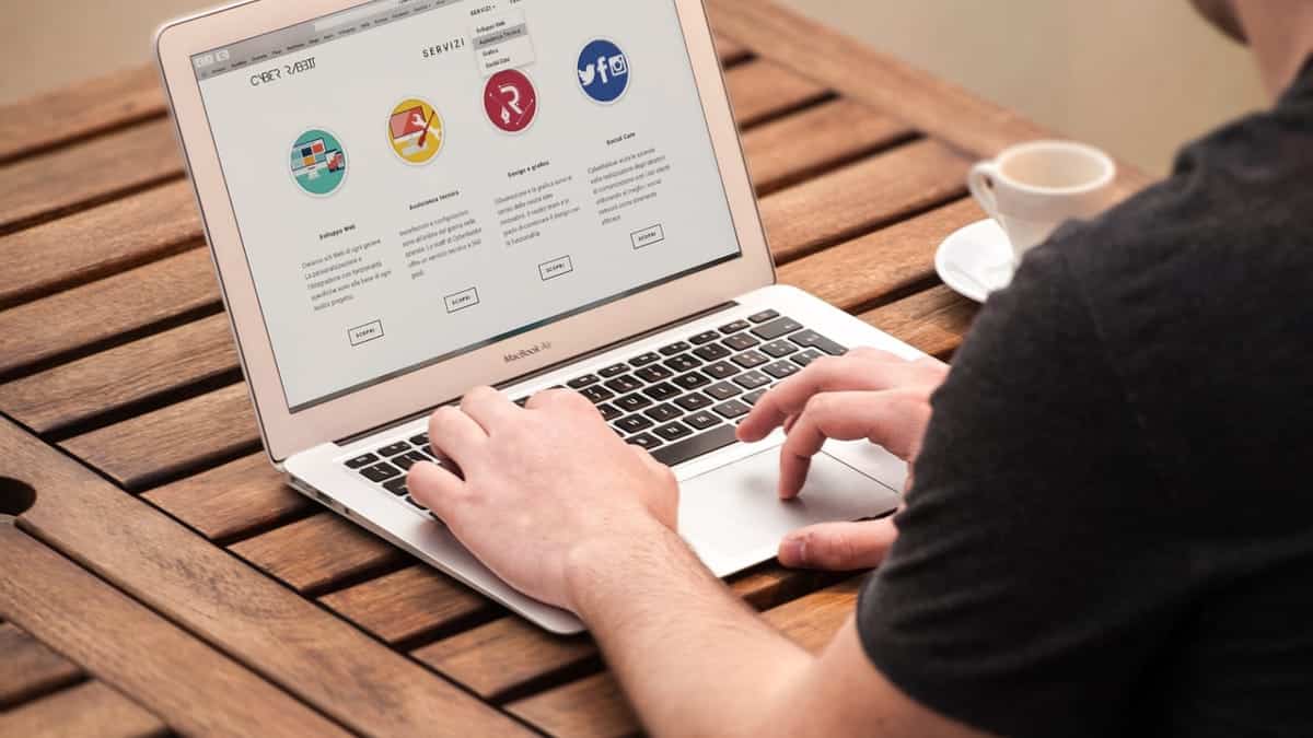 Cómo examinar versiones antiguas de un sitio web: utilizar WayBack Machine